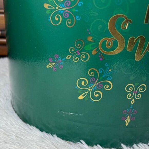 The Popcorn Factory 6.5 Gallon LET IT SNOW Green Gold Scroll Lidded Metal Barrel - Picture 10 of 14